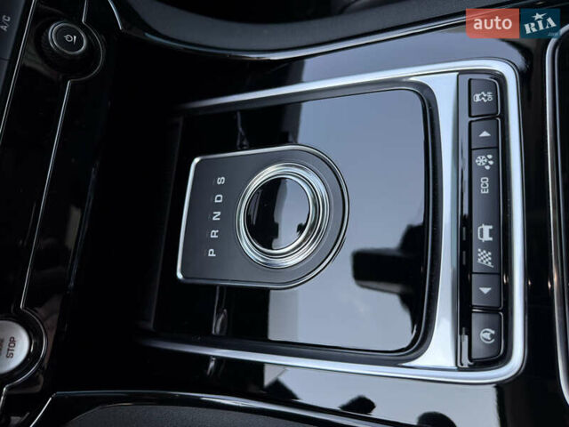 Сірий Ягуар XE, об'ємом двигуна 3 л та пробігом 82 тис. км за 20000 $, фото 54 на Automoto.ua