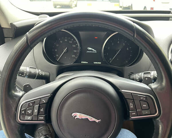 Серый Ягуар XE, объемом двигателя 2 л и пробегом 74 тыс. км за 15400 $, фото 19 на Automoto.ua