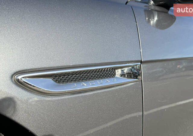 Сірий Ягуар XE, об'ємом двигуна 2 л та пробігом 121 тис. км за 15850 $, фото 23 на Automoto.ua