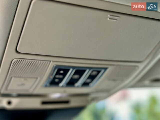 Сірий Ягуар XE, об'ємом двигуна 3 л та пробігом 110 тис. км за 15900 $, фото 28 на Automoto.ua