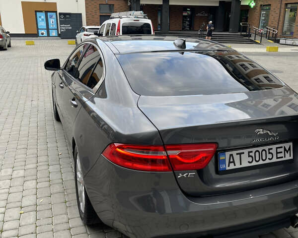 Серый Ягуар XE, объемом двигателя 2 л и пробегом 74 тыс. км за 15400 $, фото 7 на Automoto.ua