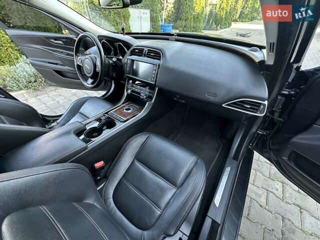 Серый Ягуар XE, объемом двигателя 3 л и пробегом 110 тыс. км за 15500 $, фото 59 на Automoto.ua