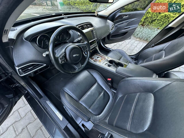 Серый Ягуар XE, объемом двигателя 3 л и пробегом 110 тыс. км за 15500 $, фото 45 на Automoto.ua