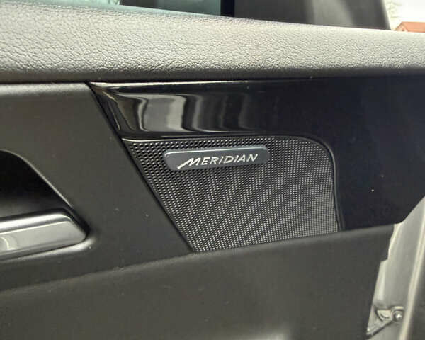 Серый Ягуар XE, объемом двигателя 2 л и пробегом 89 тыс. км за 13800 $, фото 11 на Automoto.ua