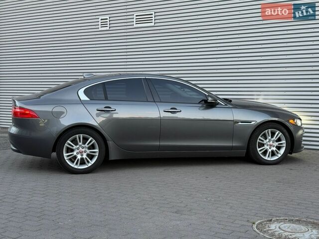 Серый Ягуар XE, объемом двигателя 2 л и пробегом 175 тыс. км за 12799 $, фото 10 на Automoto.ua