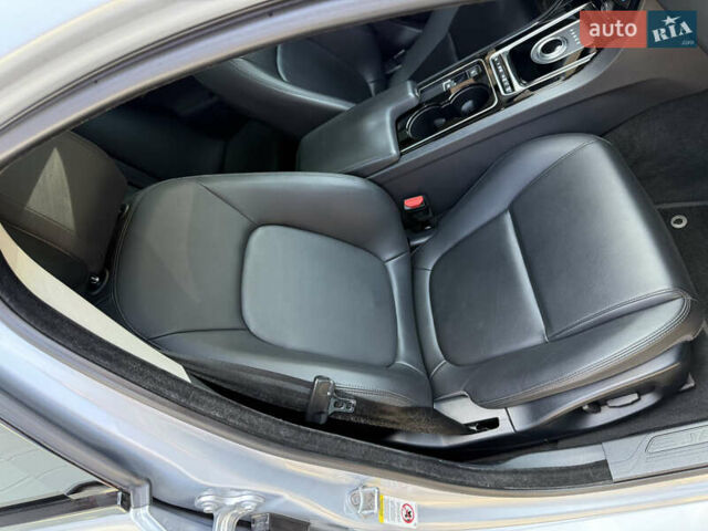 Сірий Ягуар XE, об'ємом двигуна 3 л та пробігом 82 тис. км за 20000 $, фото 52 на Automoto.ua