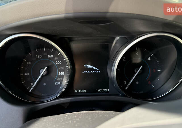 Сірий Ягуар XE, об'ємом двигуна 2 л та пробігом 121 тис. км за 15850 $, фото 14 на Automoto.ua
