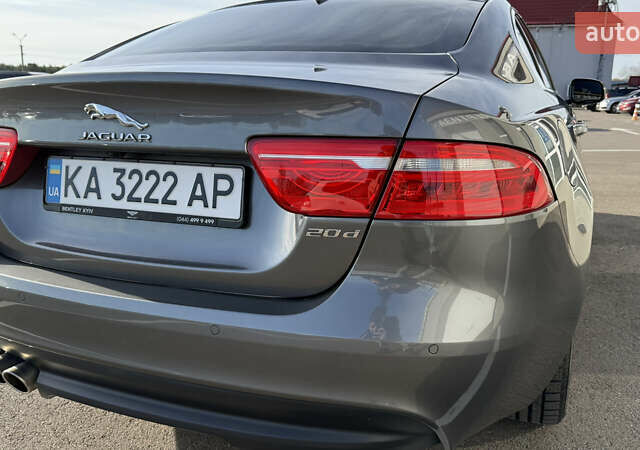 Сірий Ягуар XE, об'ємом двигуна 2 л та пробігом 121 тис. км за 15850 $, фото 35 на Automoto.ua