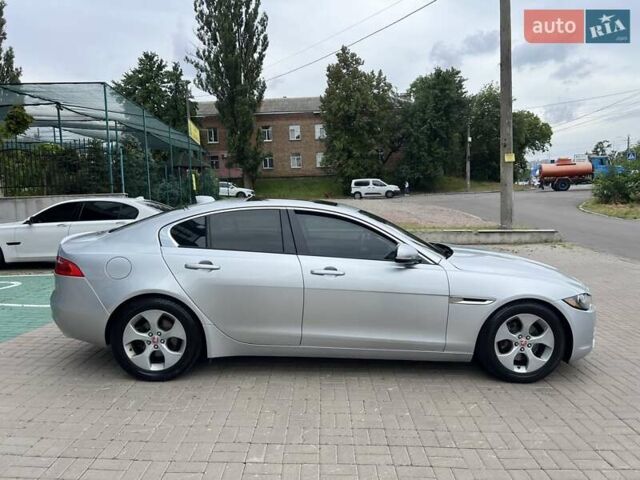 Серый Ягуар XE, объемом двигателя 2 л и пробегом 147 тыс. км за 13500 $, фото 3 на Automoto.ua
