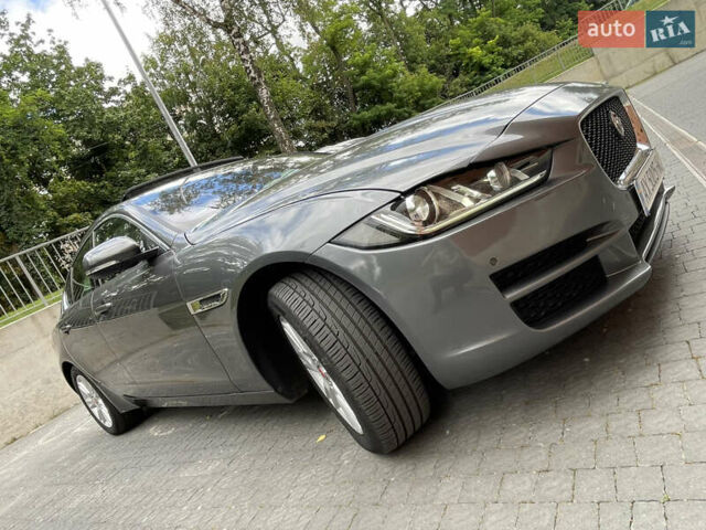 Серый Ягуар XE, объемом двигателя 2 л и пробегом 94 тыс. км за 15000 $, фото 7 на Automoto.ua
