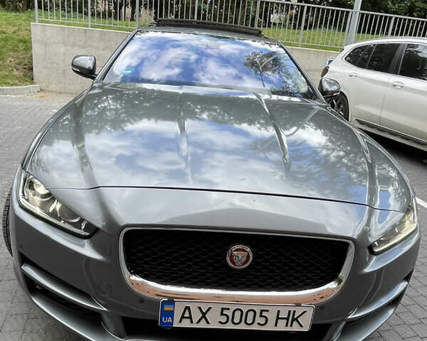 Серый Ягуар XE, объемом двигателя 2 л и пробегом 94 тыс. км за 15000 $, фото 25 на Automoto.ua
