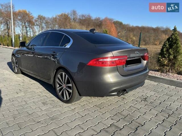 Серый Ягуар XE, объемом двигателя 2 л и пробегом 140 тыс. км за 17000 $, фото 5 на Automoto.ua