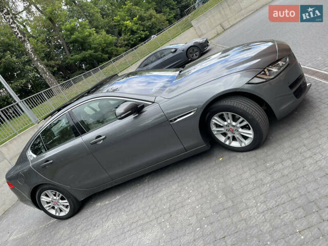 Серый Ягуар XE, объемом двигателя 2 л и пробегом 94 тыс. км за 15000 $, фото 13 на Automoto.ua