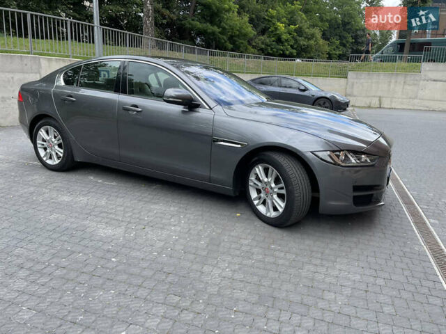 Серый Ягуар XE, объемом двигателя 2 л и пробегом 94 тыс. км за 15000 $, фото 12 на Automoto.ua