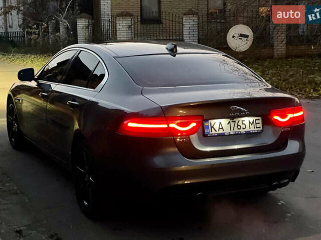 Сірий Ягуар XE, об'ємом двигуна 2 л та пробігом 125 тис. км за 18800 $, фото 7 на Automoto.ua