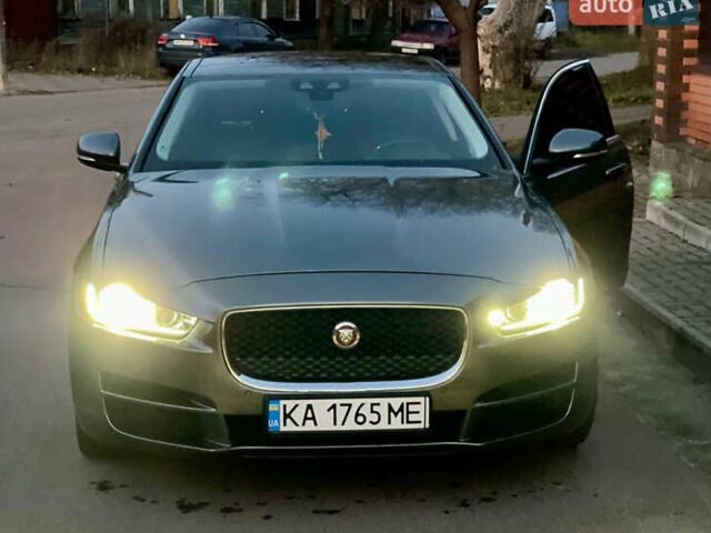 Сірий Ягуар XE, об'ємом двигуна 2 л та пробігом 125 тис. км за 18800 $, фото 4 на Automoto.ua