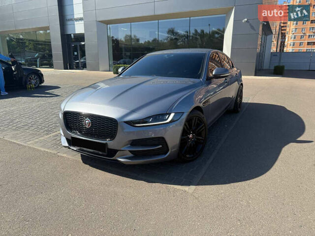 Серый Ягуар XE, объемом двигателя 2 л и пробегом 45 тыс. км за 27500 $, фото 22 на Automoto.ua