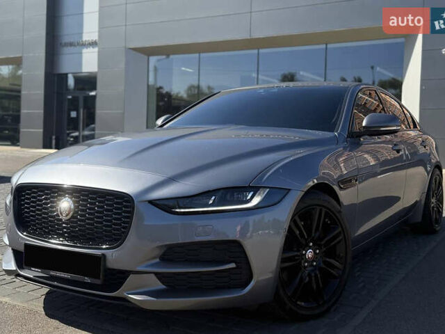 Серый Ягуар XE, объемом двигателя 2 л и пробегом 45 тыс. км за 27500 $, фото 23 на Automoto.ua