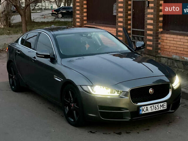 Сірий Ягуар XE, об'ємом двигуна 2 л та пробігом 125 тис. км за 18800 $, фото 2 на Automoto.ua