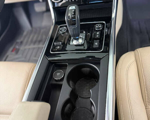 Серый Ягуар XE, объемом двигателя 2 л и пробегом 45 тыс. км за 27500 $, фото 12 на Automoto.ua
