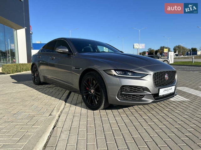 Серый Ягуар XE, объемом двигателя 2 л и пробегом 23 тыс. км за 28700 $, фото 4 на Automoto.ua