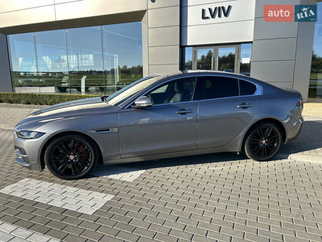 Серый Ягуар XE, объемом двигателя 2 л и пробегом 23 тыс. км за 28700 $, фото 2 на Automoto.ua
