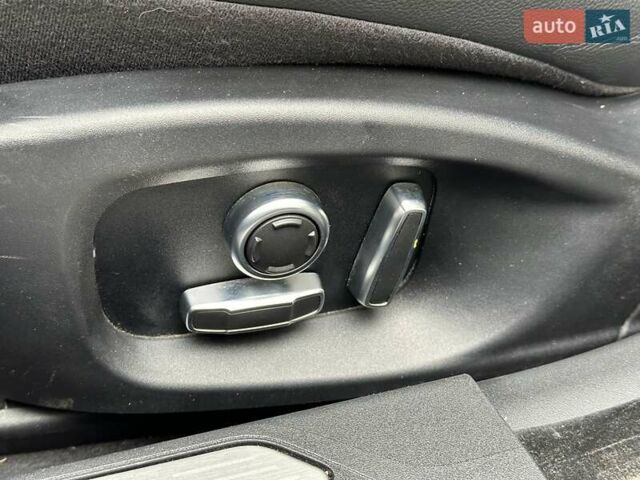 Серый Ягуар XE, объемом двигателя 2 л и пробегом 95 тыс. км за 21500 $, фото 21 на Automoto.ua