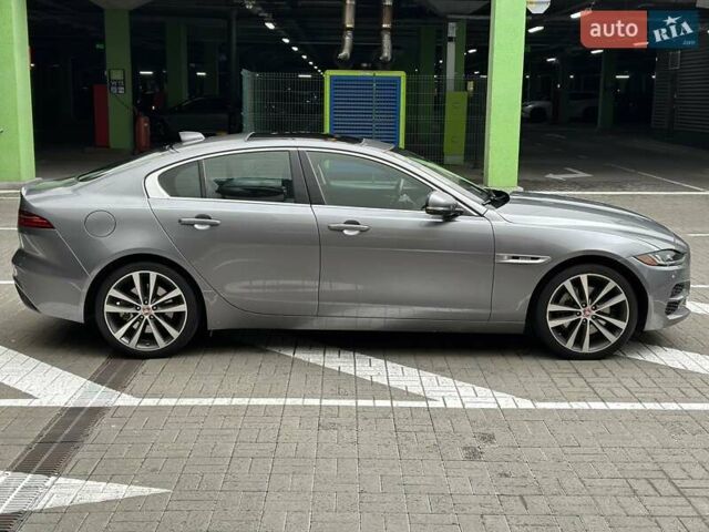 Серый Ягуар XE, объемом двигателя 2 л и пробегом 95 тыс. км за 21500 $, фото 14 на Automoto.ua