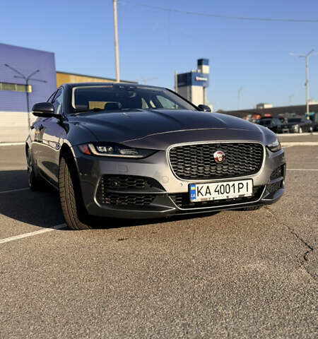 Серый Ягуар XE, объемом двигателя 2 л и пробегом 93 тыс. км за 19999 $, фото 5 на Automoto.ua