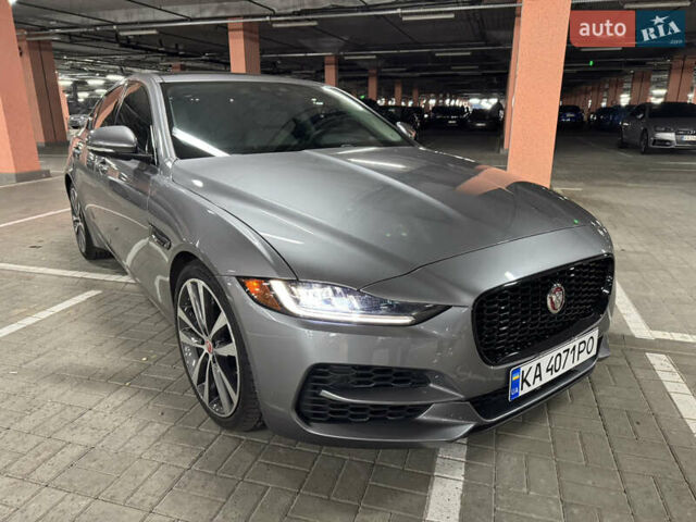 Серый Ягуар XE, объемом двигателя 2 л и пробегом 85 тыс. км за 21300 $, фото 8 на Automoto.ua