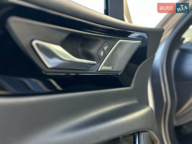 Серый Ягуар XE, объемом двигателя 2 л и пробегом 23 тыс. км за 28700 $, фото 15 на Automoto.ua