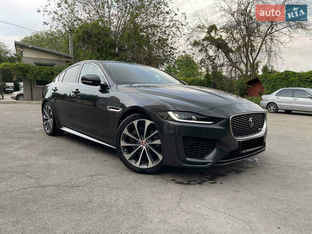 Сірий Ягуар XE, об'ємом двигуна 2 л та пробігом 42 тис. км за 29999 $, фото 1 на Automoto.ua