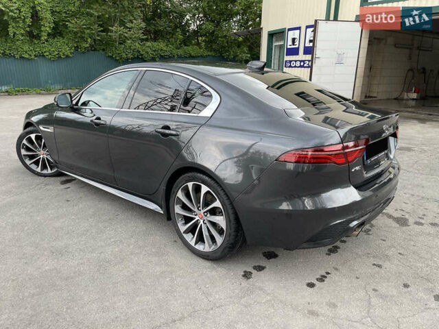 Сірий Ягуар XE, об'ємом двигуна 2 л та пробігом 42 тис. км за 29999 $, фото 2 на Automoto.ua