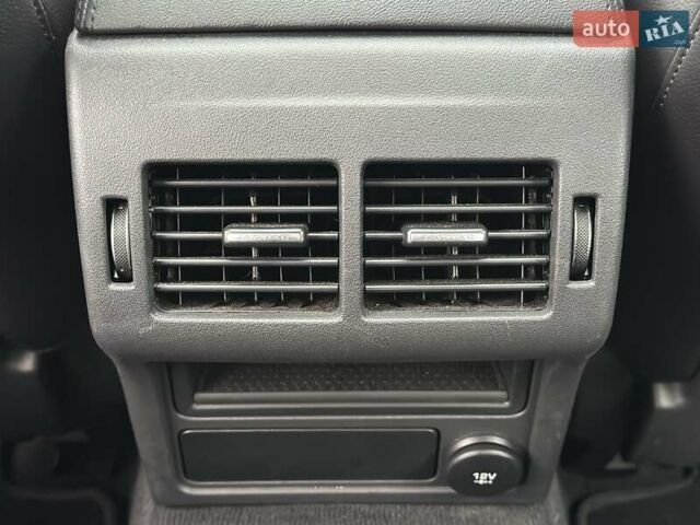 Серый Ягуар XE, объемом двигателя 2 л и пробегом 95 тыс. км за 21500 $, фото 38 на Automoto.ua