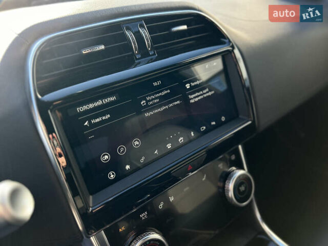 Серый Ягуар XE, объемом двигателя 2 л и пробегом 23 тыс. км за 28700 $, фото 13 на Automoto.ua