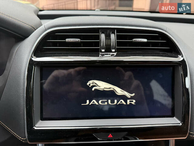 Сірий Ягуар XE, об'ємом двигуна 2 л та пробігом 42 тис. км за 29999 $, фото 20 на Automoto.ua