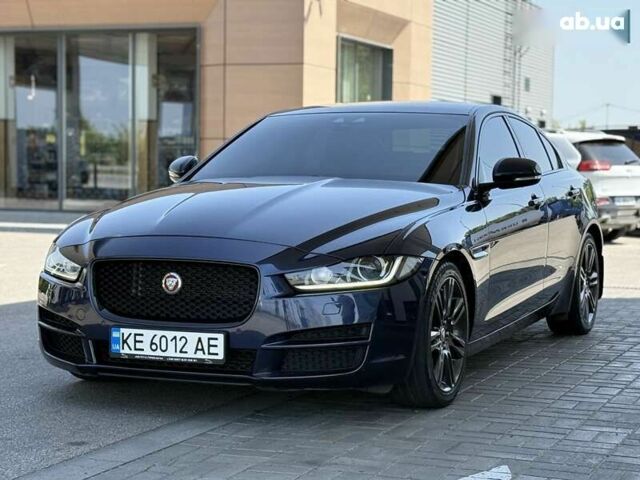 Синий Ягуар XE, объемом двигателя 2 л и пробегом 54 тыс. км за 14999 $, фото 6 на Automoto.ua