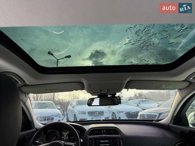 Синий Ягуар XE, объемом двигателя 2 л и пробегом 101 тыс. км за 15900 $, фото 33 на Automoto.ua