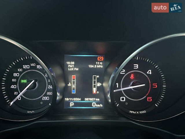 Синій Ягуар XE, об'ємом двигуна 2 л та пробігом 100 тис. км за 15200 $, фото 12 на Automoto.ua