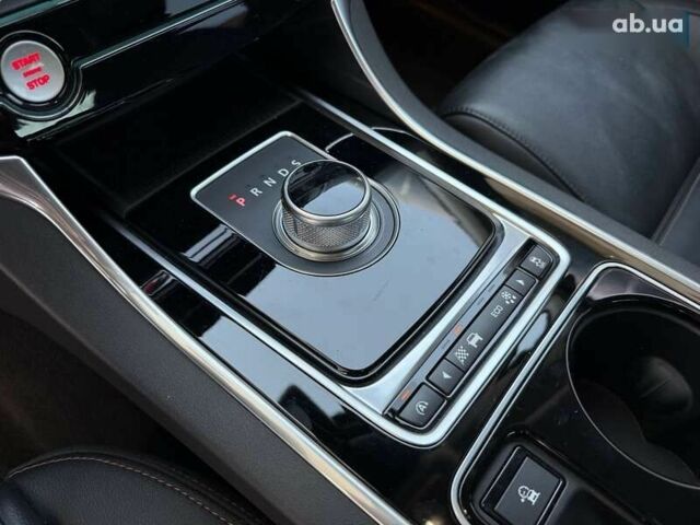 Синий Ягуар XE, объемом двигателя 2 л и пробегом 54 тыс. км за 14999 $, фото 22 на Automoto.ua