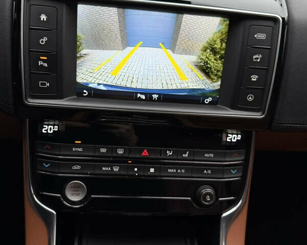 Синий Ягуар XE, объемом двигателя 2 л и пробегом 71 тыс. км за 18300 $, фото 15 на Automoto.ua