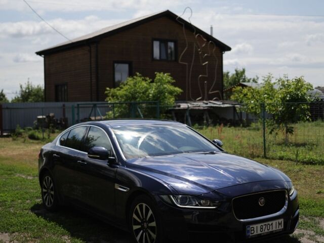 Синий Ягуар XE, объемом двигателя 2 л и пробегом 158 тыс. км за 17000 $, фото 1 на Automoto.ua
