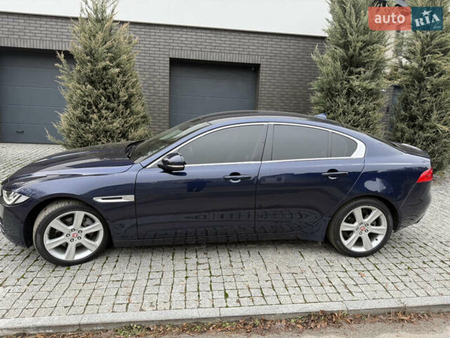 Синий Ягуар XE, объемом двигателя 2 л и пробегом 71 тыс. км за 18300 $, фото 3 на Automoto.ua