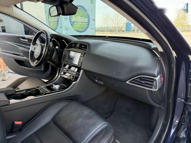 Синий Ягуар XE, объемом двигателя 2 л и пробегом 54 тыс. км за 14999 $, фото 28 на Automoto.ua