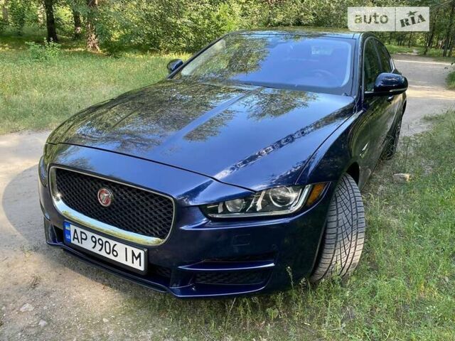 Синий Ягуар XE, объемом двигателя 3 л и пробегом 58 тыс. км за 22000 $, фото 1 на Automoto.ua