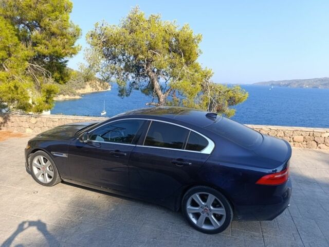 Синий Ягуар XE, объемом двигателя 2 л и пробегом 130 тыс. км за 8954 $, фото 10 на Automoto.ua