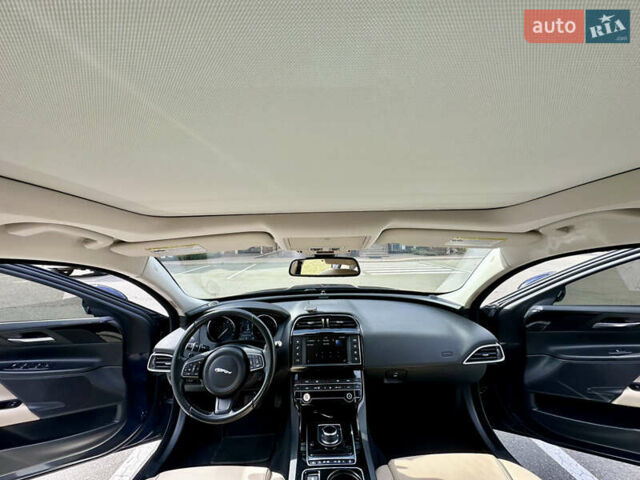 Синий Ягуар XE, объемом двигателя 2 л и пробегом 108 тыс. км за 13999 $, фото 61 на Automoto.ua