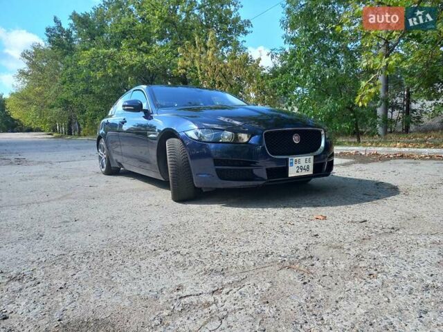 Синий Ягуар XE, объемом двигателя 3 л и пробегом 108 тыс. км за 18000 $, фото 1 на Automoto.ua