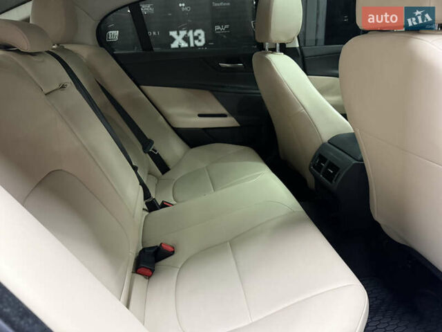 Ягуар XE 2016 у Києві на Automoto.ua Синій Ягуар XE, об'ємом двигуна 3 л та пробігом 75 тис. км за 19000 $, фото 21 на Automoto.ua