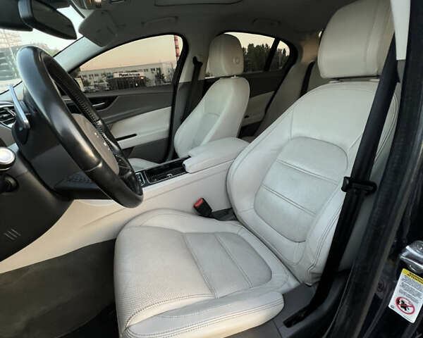Синий Ягуар XE, объемом двигателя 3 л и пробегом 119 тыс. км за 15900 $, фото 16 на Automoto.ua